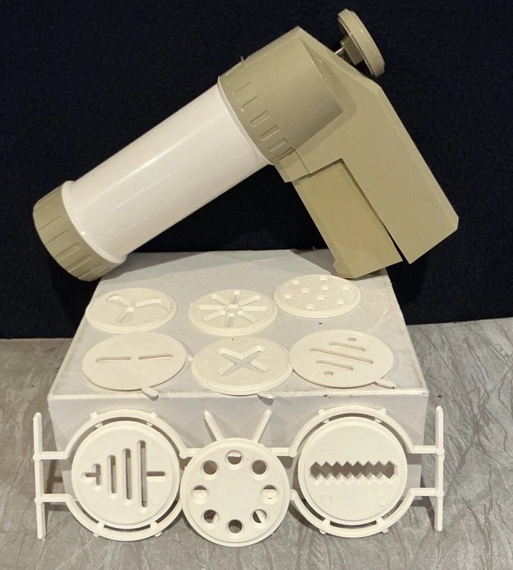 Wilton SPRITZ COOKIE PRESS With 10 Cookie-Design Discs Holiday Cooky 2104-2303