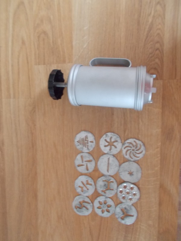 Vintage COOKIE PRESS PASTRY MAKER MIRRO Aluminum Discs Decorator Set Cake Baking gallery