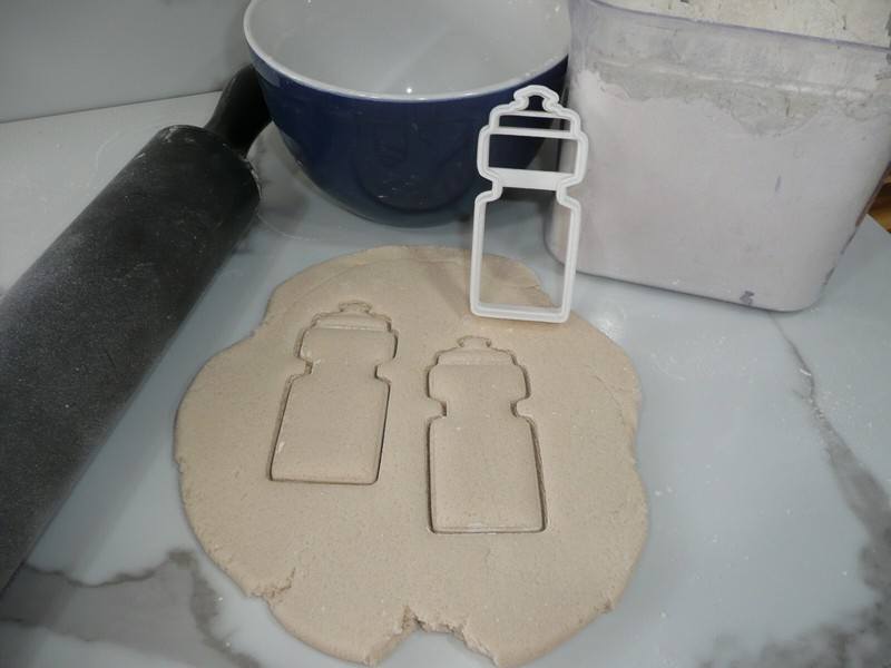 SQUEEZE SPORTS WATER BOTTLE SHAPE COOKIE CUTTER MADE IN USA PR5402 gallery