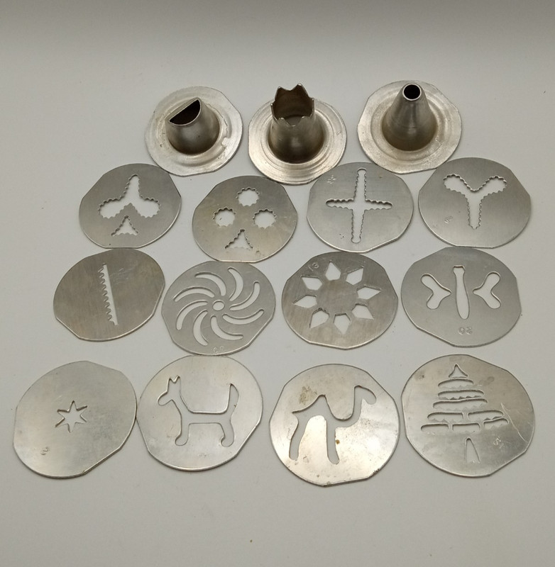 Vintage Mirro Cookie Pastry Press w/ Handle 12 Discs 3 Decorating Tips Aluminum gallery