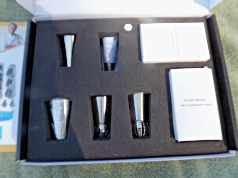 WOLFGANG PUCK RUSSIAN TIPS DECORATING 22 PIECE SET gallery