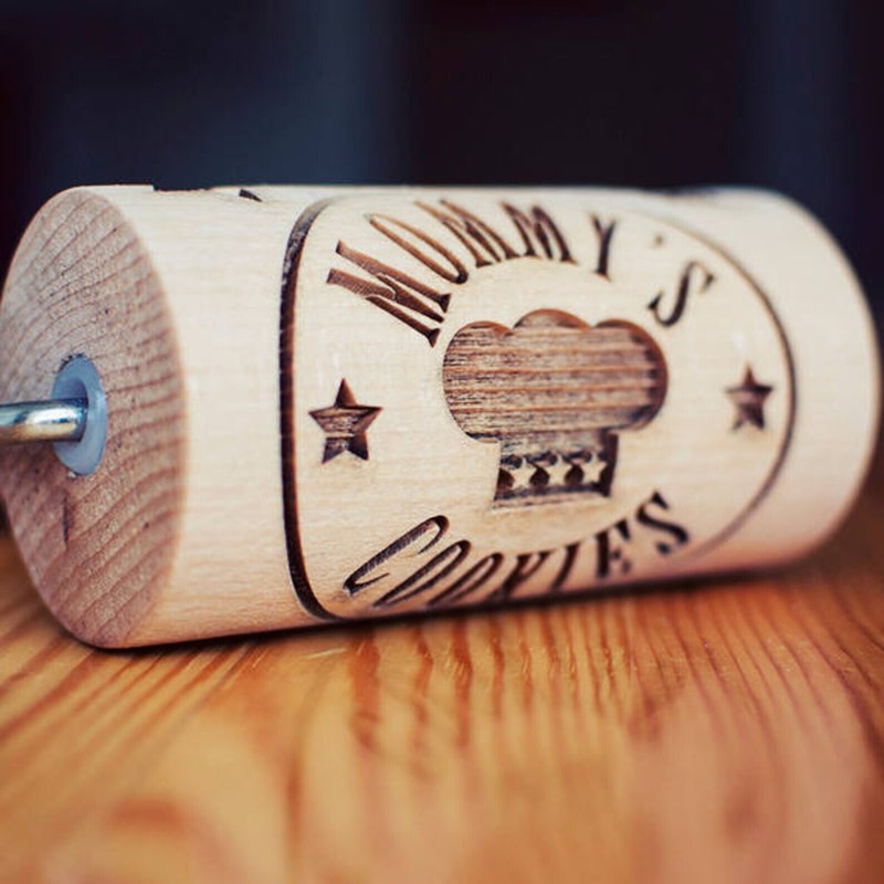 Stodola Engraved Mini Rolling Pin With MOMMY’S COOKIES Pattern