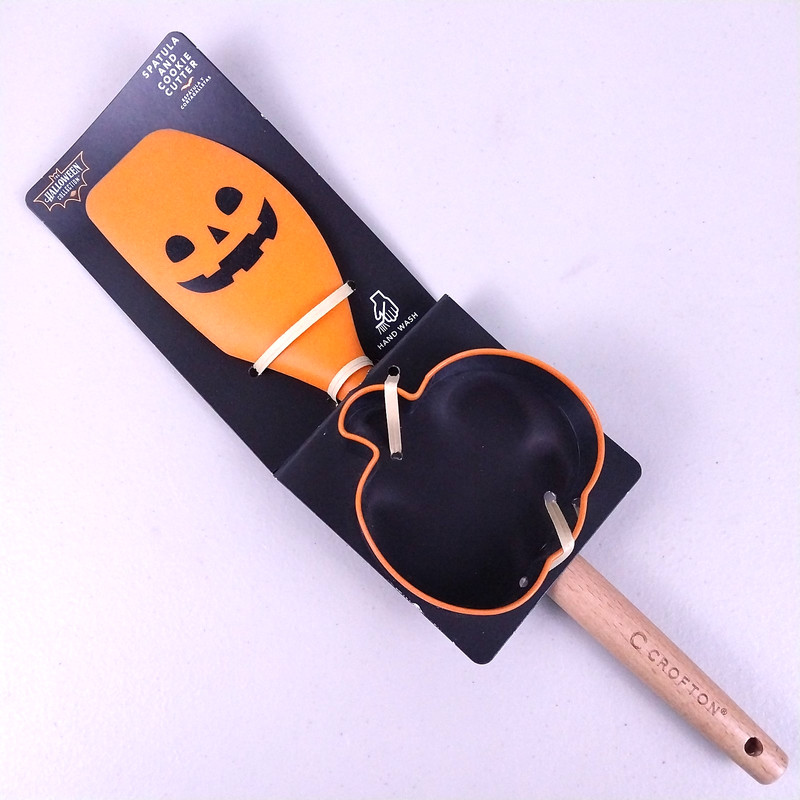 Halloween Spatula and Cookie Cutter Set by Aldi Pumpkin Themed