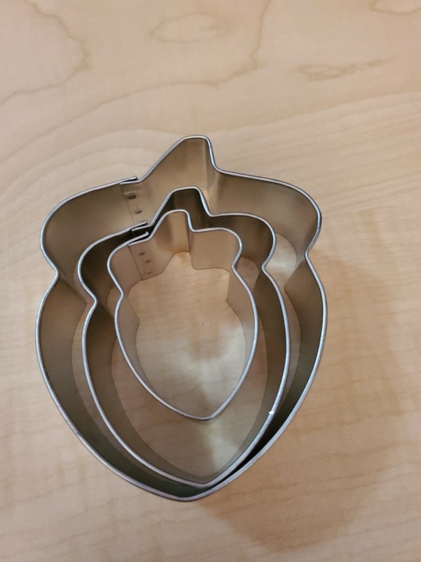 Wilton – Standard Shape Nested Acorn (3) Cookie Cutters – New – Out of Package