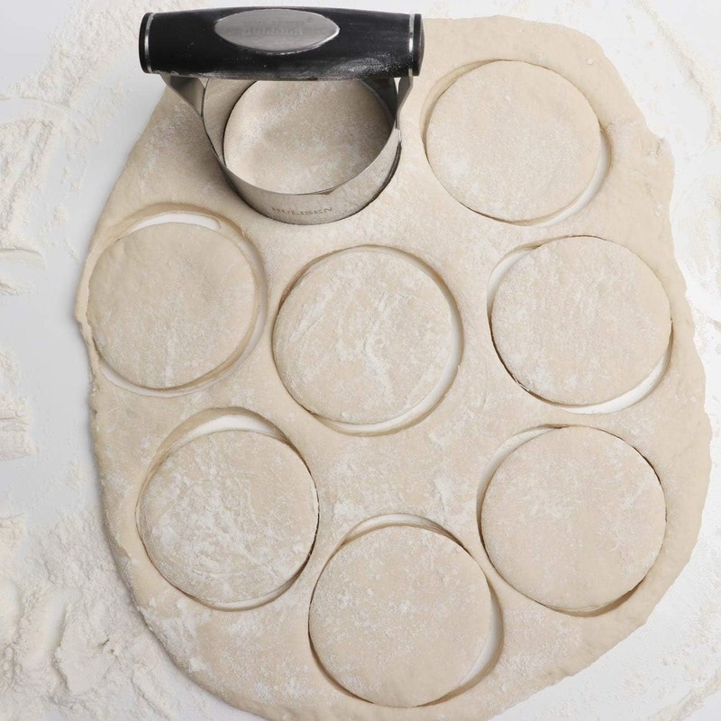 Round Dough Cutter with Soft Handle gallery