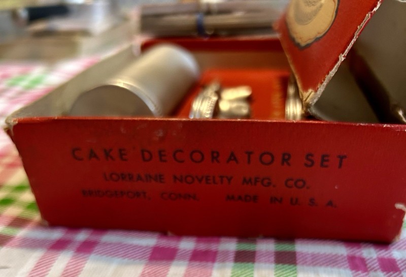 Lorraine Aluminum Cake Decorator In Original Box Vintage US Made Recipes Incl gallery