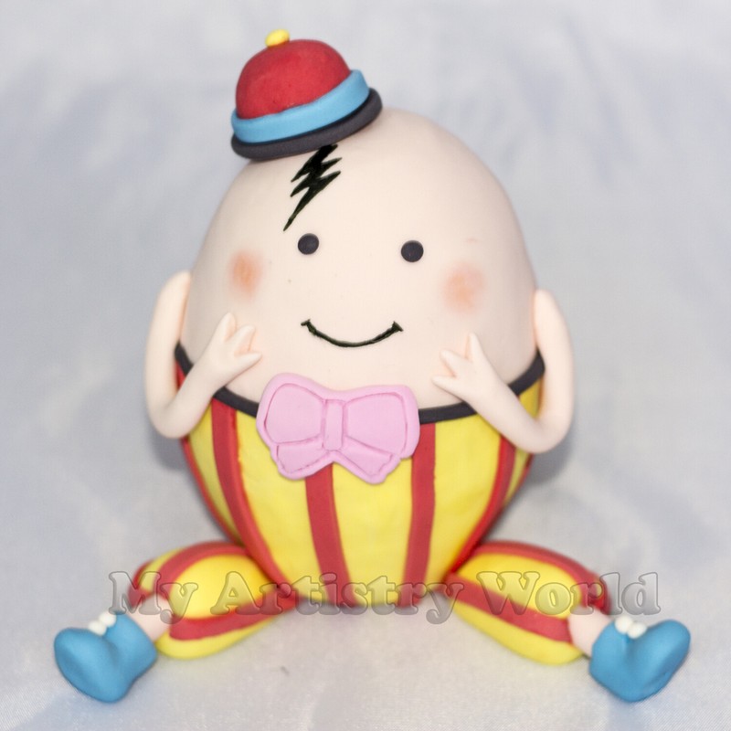 Edible 3D fondant/gum paste Humpty Dumpty cake topper.