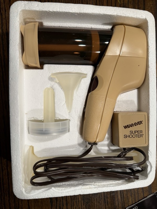 Vintage WearEver Super Shooter Electric Cookie Press Set Model 70123, 12 Discs gallery