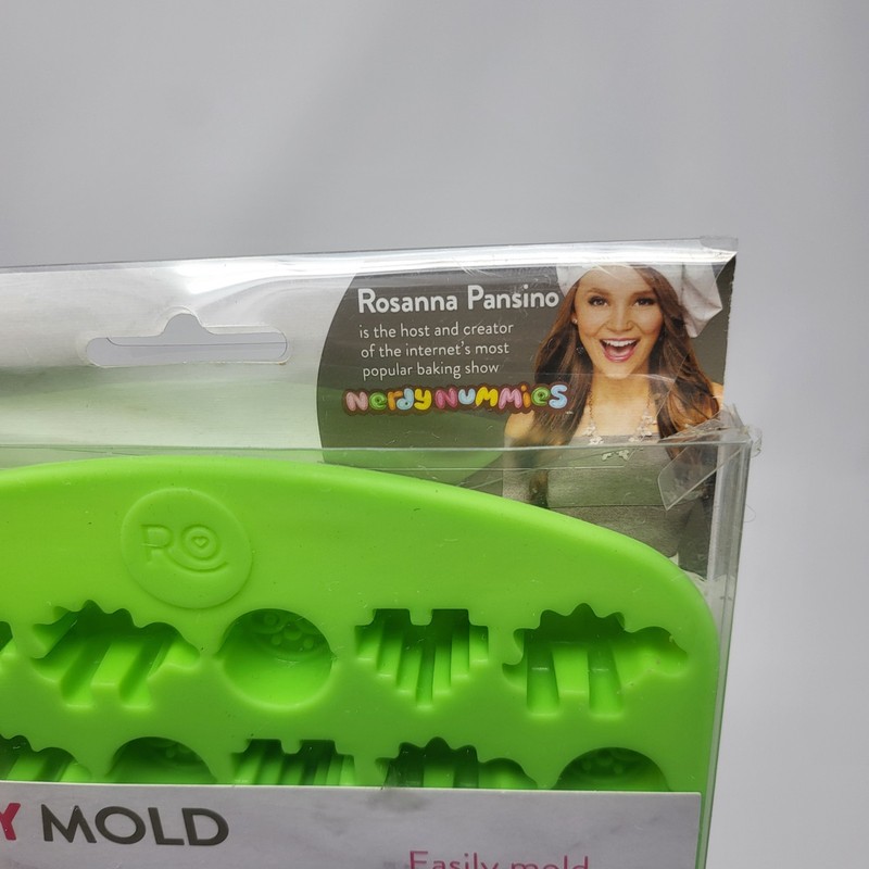 Wilton Heart Dinosaur Silicone Candy Mold NEW IN PACKAGE gallery
