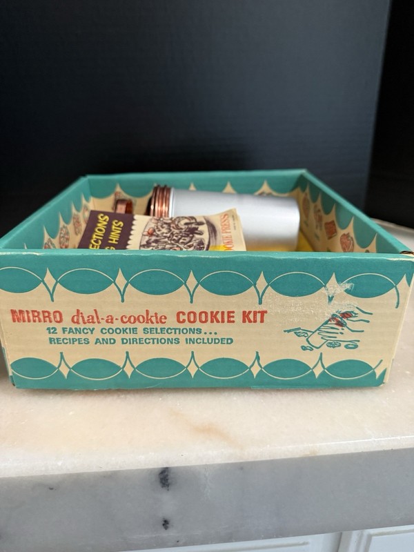 Mirro Dial A Cookie Kit Vintage Kitchen Press gallery