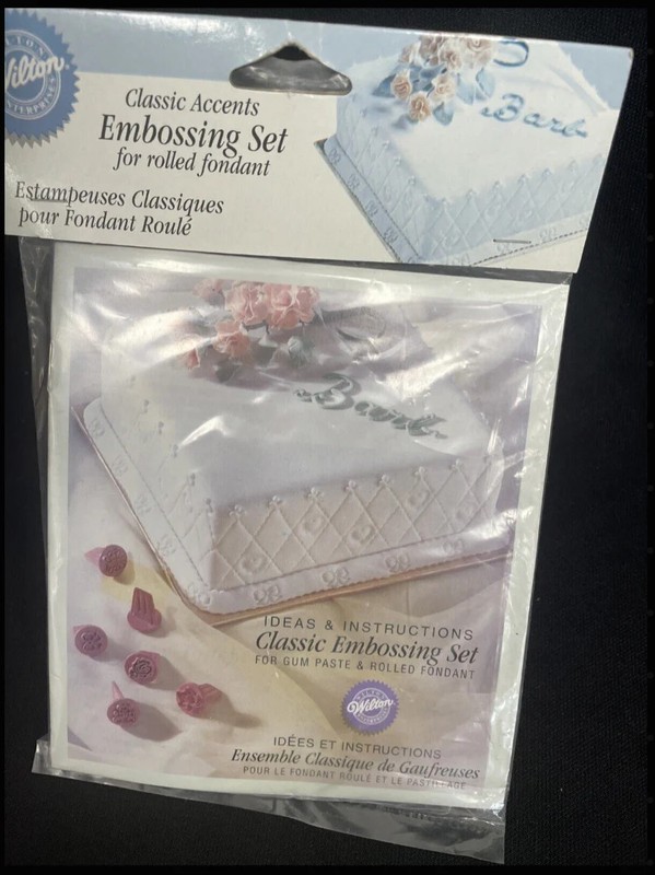 New Wilton Classic Accents Embossing Set for rolled fondant 19071002