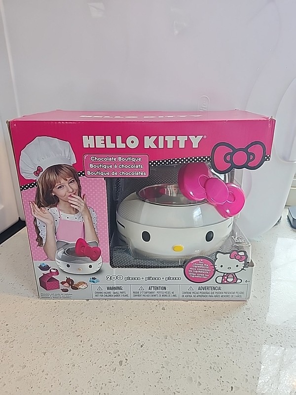Hello Kitty Chocolate Boutique Sweet Maker Molds Battery Operated Sanrio 2014