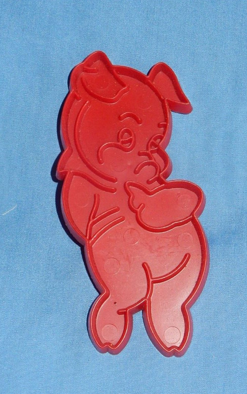 Vintage Red Plastic Tupperware Cookie Cutters Boy Pig Bunny Santa Cake Tree gallery