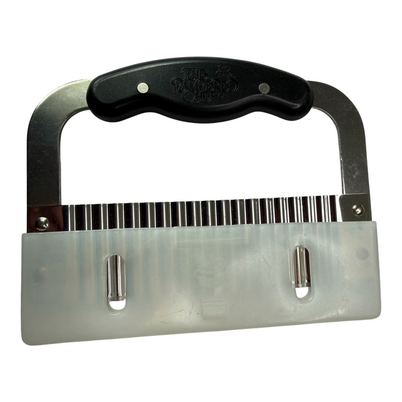 THE PAMPERED CHEF Wavy Chopper/Scraper/Dough/Pastry Cutter Stainless Steel Black