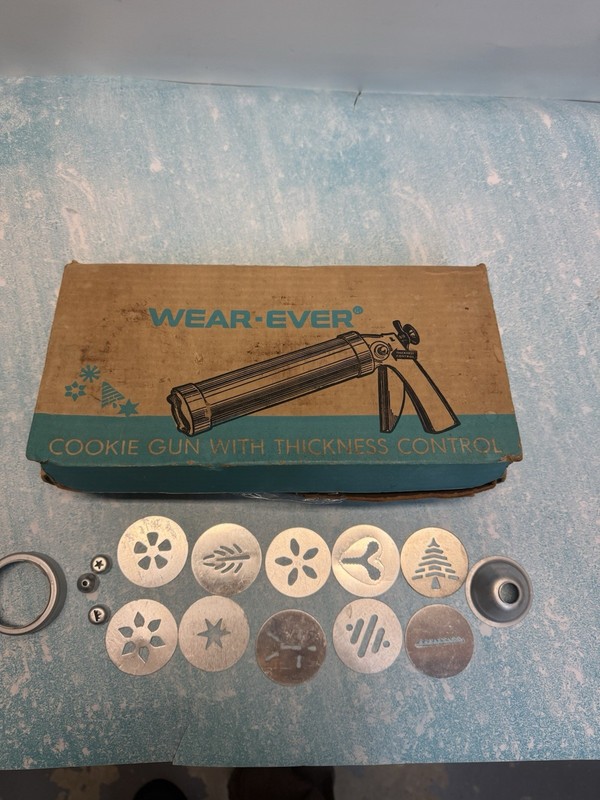 Vintage Wear-Ever Cookie Gun With Thickness Control W Accessories Original Box