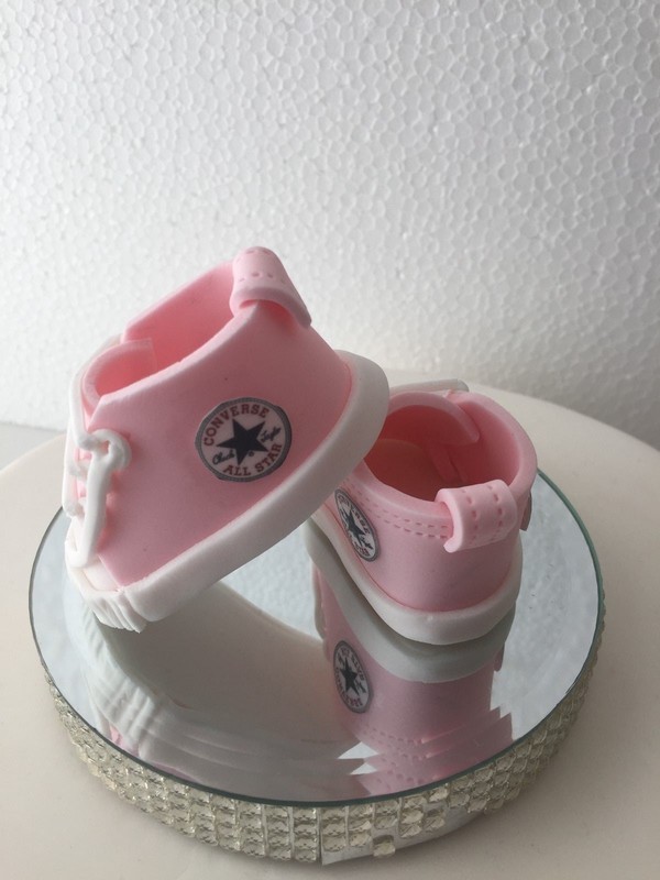 EDIBLE BABY PINK BABY BOOTIES SHOES CAKE TOPPER DECORATION BIRTHDAYS gallery