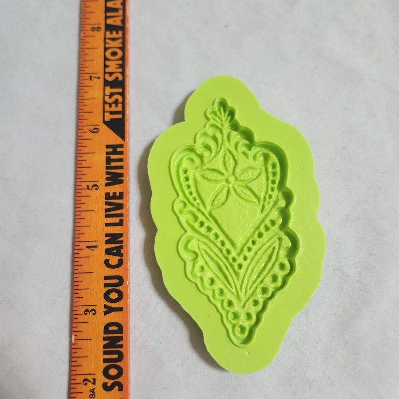 Marvelous Molds Shelia Flower Lace Silicone Mold Cake Decorating Fondant Wedding gallery