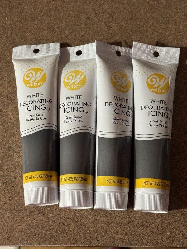Set Of 4 Wilton White Decorating Icing Ready To Use 4.25oz Party Birthday NWT
