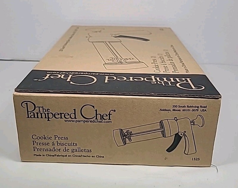 Pampered Chef Cookie Press 1525 All 16 Discs in Original Box w Recipe Book gallery
