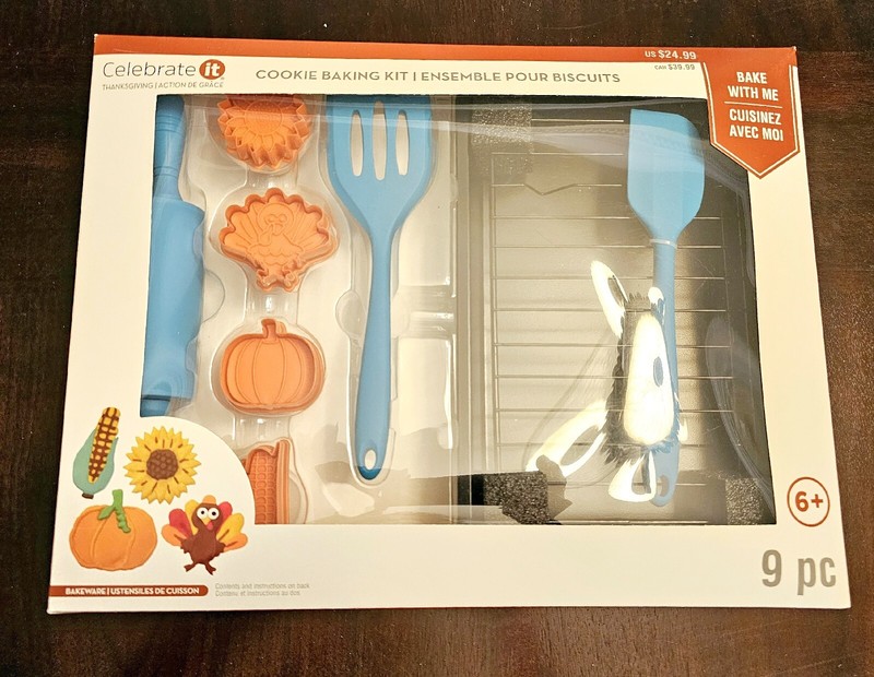 Celebrate It Chidrens 3D Cookie Baking Kit/Set 9pc Pumpkin Turkey Corn Sunflower