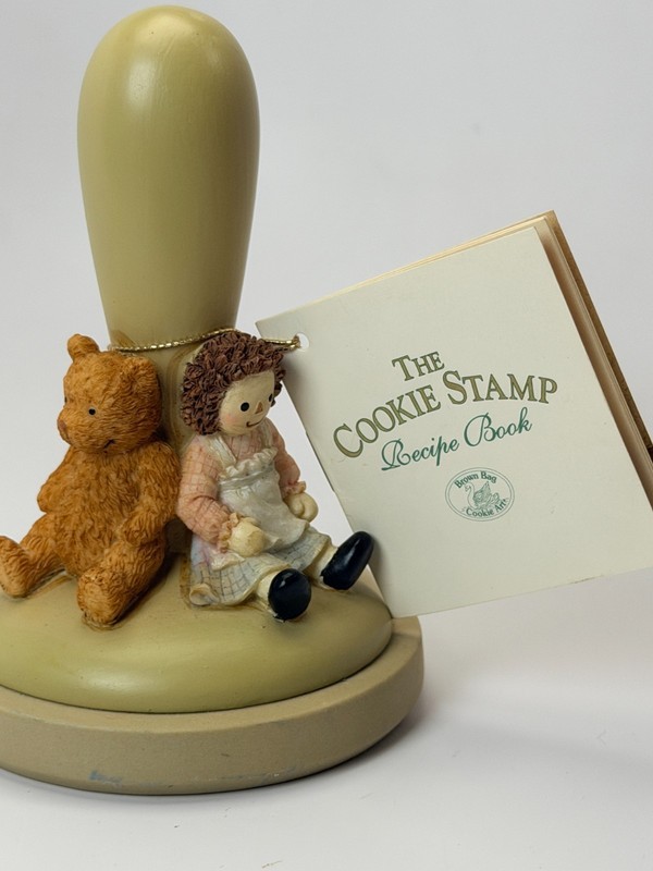 1998 Brown Bag Cookie Art Stamp Friends No 25 Cookie Press Mold Raggedy Ann Pooh