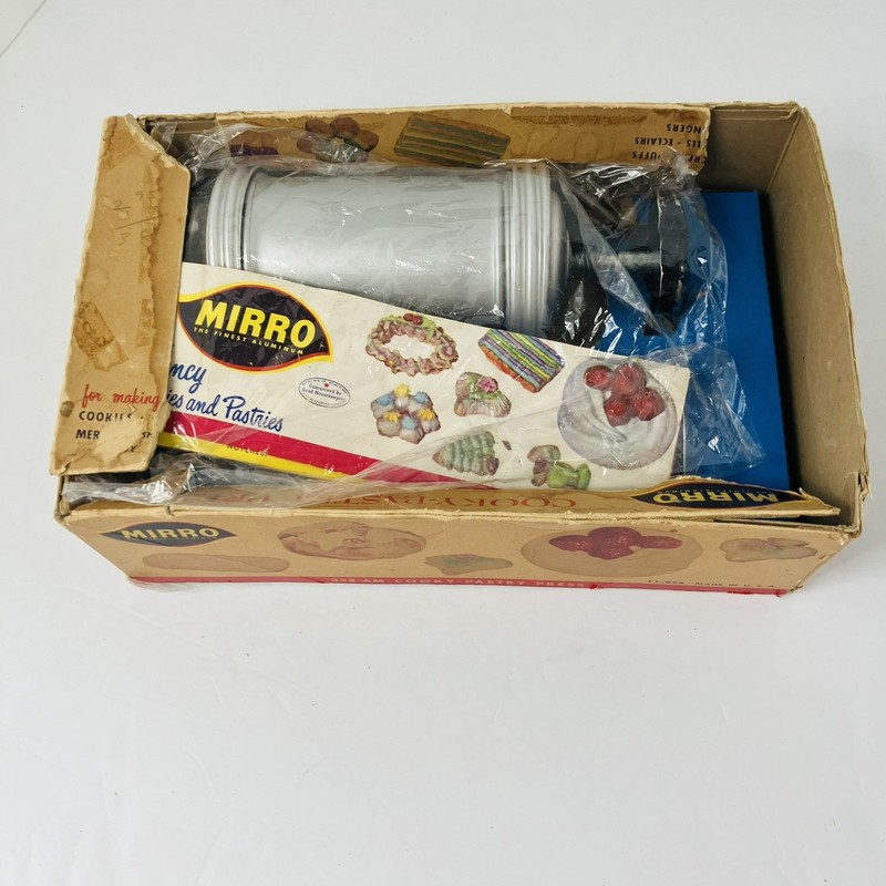 Vintage Mirro Cookie Pastry Press M-0358-22 Complete w/ 12 Plates & 3 Tips