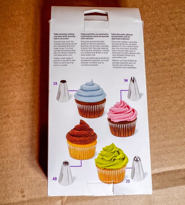 Wilton 12 Piece Cupcake Frosting Cake Cookie Decorating Set Kit Tips Bags NEW gallery
