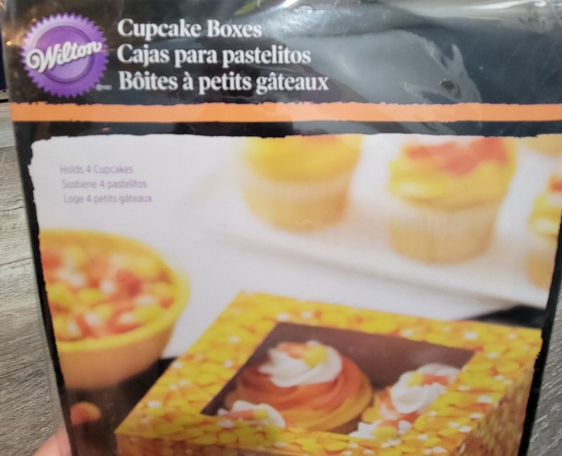 3 PK Wilton Candy Corn 4-Cavity Cupcake Box 415-3173 4 Standard