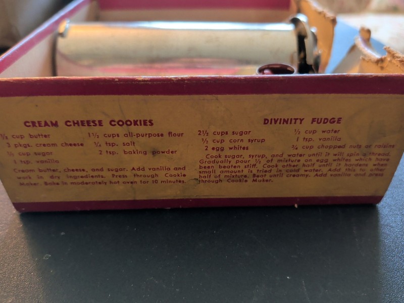 Vintage Cookie Press Metal 16 Pieces Used gallery