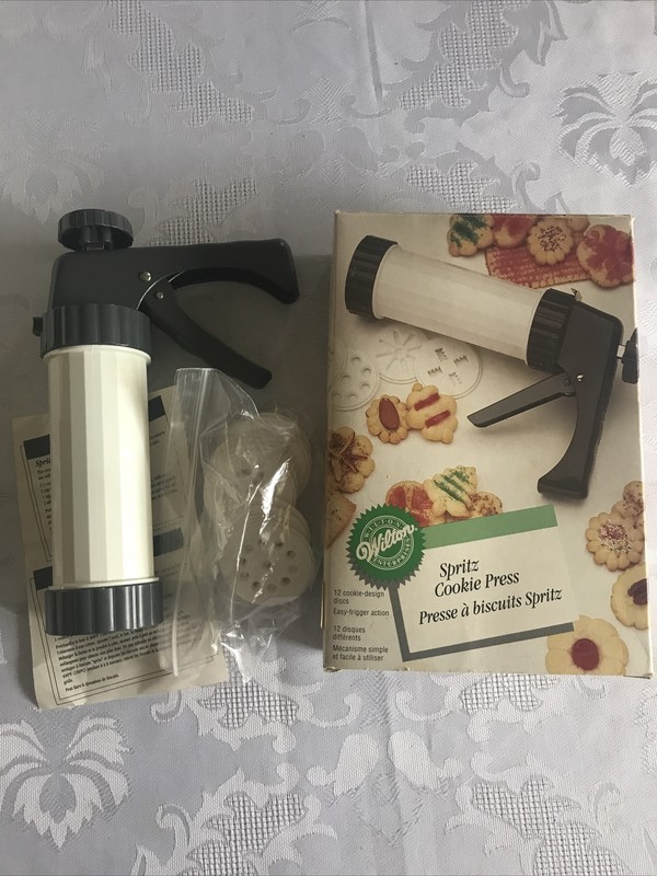 Wilton Cookie Press 12 Disks Spritz Press A Biscuits