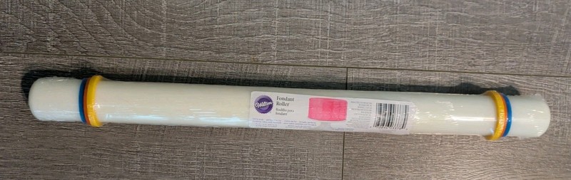 Wilton Fondant Roller with Guide Rings, 20-Inch - Fondant Tools NEW SEALED