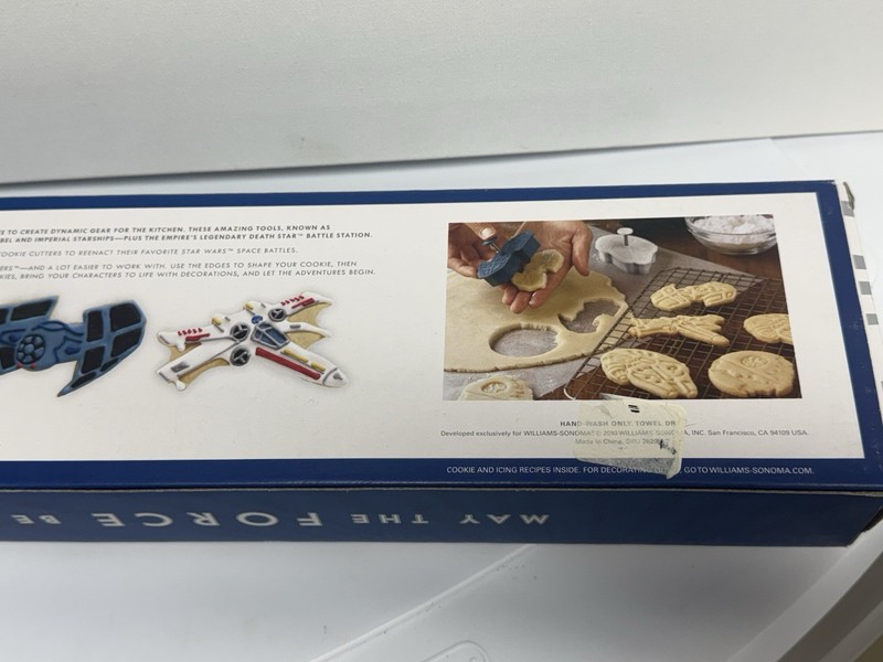 NEW PKG WILLIAMS-SONOMA 4 SET STAR WARS COOKIE CUTTERS-STAR/MILLE/X-WING/FIGHTER gallery