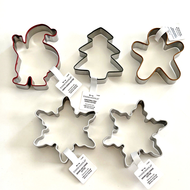 5 Christmas Cookie Cutters ~ Santa – Tree – Gingerbread – Snowflakes, Threshold