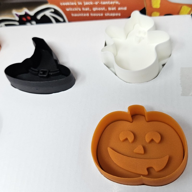 William Sonoma Kids Halloween Cookie Cutters Press-And-Stamp Set Of 5 gallery