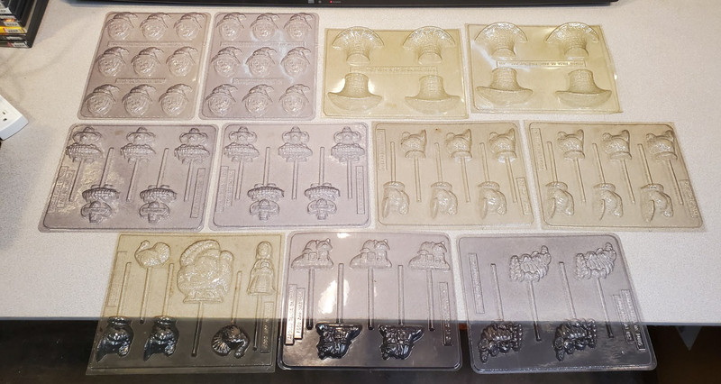 Lot of 23 Halloween and Thanksgiving Sugarcraft Chocolate Candy Molds, Plastic gallery