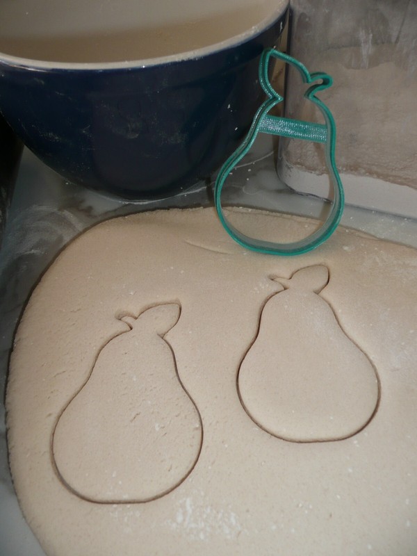PEAR FRUIT SHAPE OUTLINE COOKIE CUTTER USA PR5285 gallery