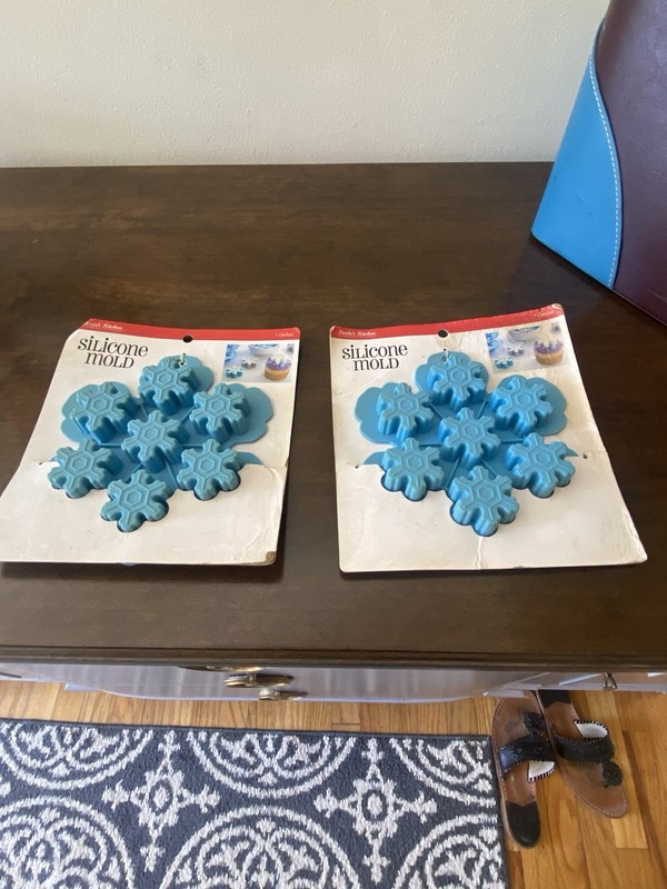 Nicole’s Kitchen Silicone Snowflake Chocolate Mold Set of 2, Blue, Non-Stick
