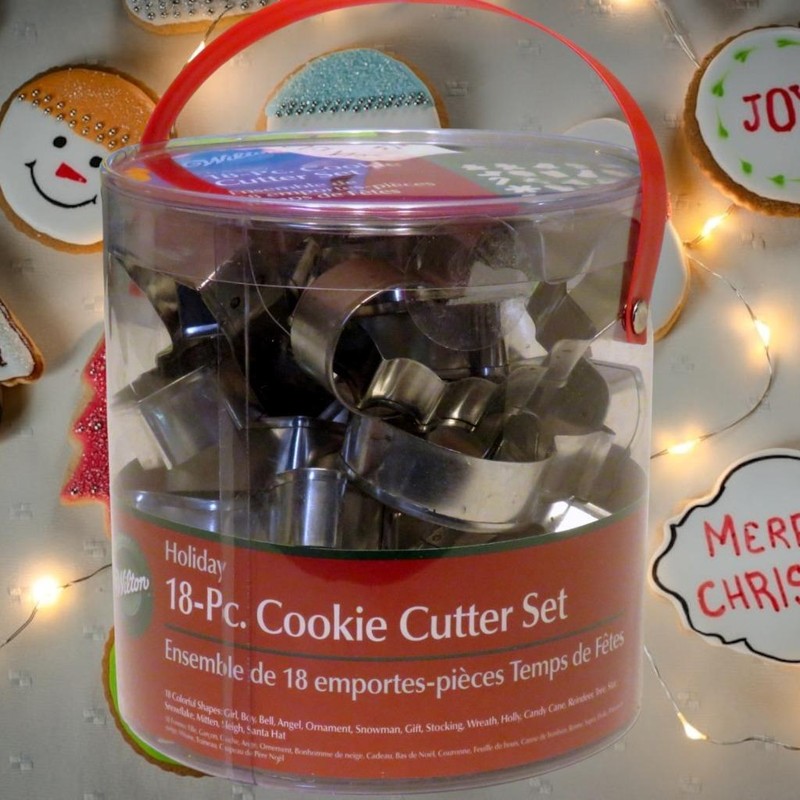 Wilton Holiday Christmas Cookie Cutter Set 18 Metal Shapes Never Used