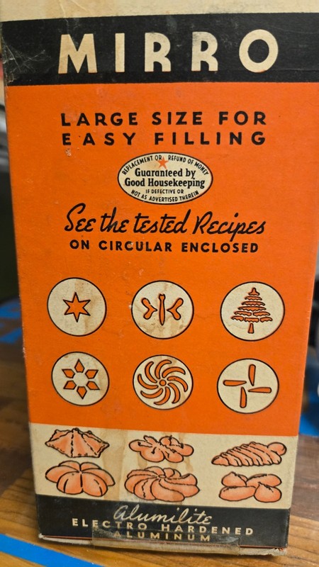 Vintage Mirro Cooky (Cookie) Press – Complete Set w/ 12 Discs & Recipe Book gallery