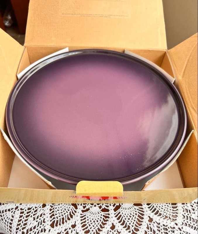 New Cake Stand 30cm Cassis Legendary Color Le Creuset Discontinued gallery
