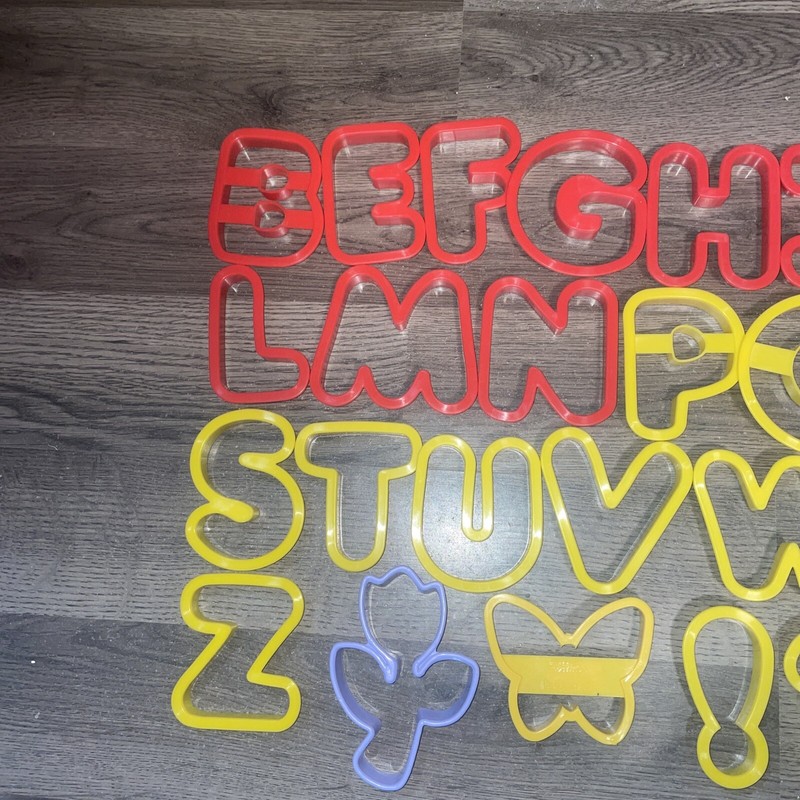 Vintage Wilton Alphabet Plastic Cookie Cutter 3.5" Letters 24 Pc Letters Missing gallery