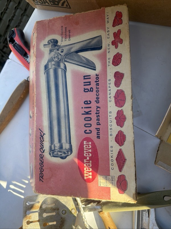 Vintage Wear-Ever Cookie Gun & Pastry Decorator Set in Original