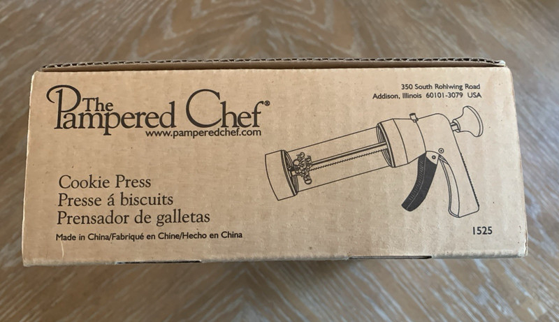 Pampered Chef Cookie Press 16 Discs - White Model 1525 NIB w/Literature. gallery