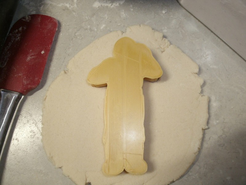 C-3PO HUMANOID ROBOT STAR WARS CHARACTER LIGHTSABER COOKIE CUTTER USA PR750 gallery