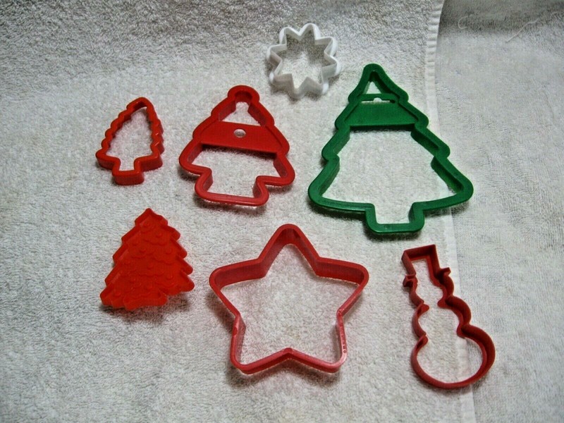 7 Cookie Cutters-4 Christmas Trees, 2 Stars & a Snowman-Holiday-Winter-Frosting!