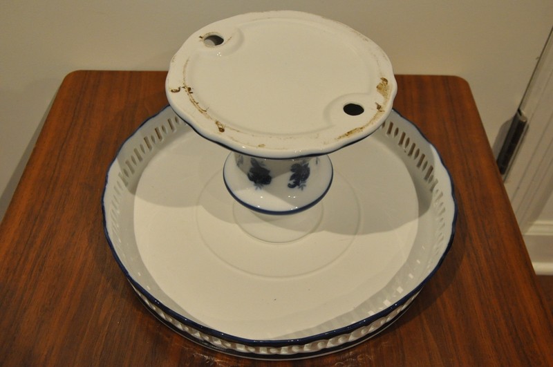 Vintage Cracker Barrel Blue & White Porcelain Pedestal Cake Plate Stand 11" gallery