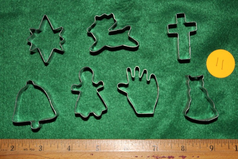 MINIATURE CHRISTMAS COOKIE CUTTERS STAINLESS STEEL SET OF 7 MADE U.S.A. #11 gallery
