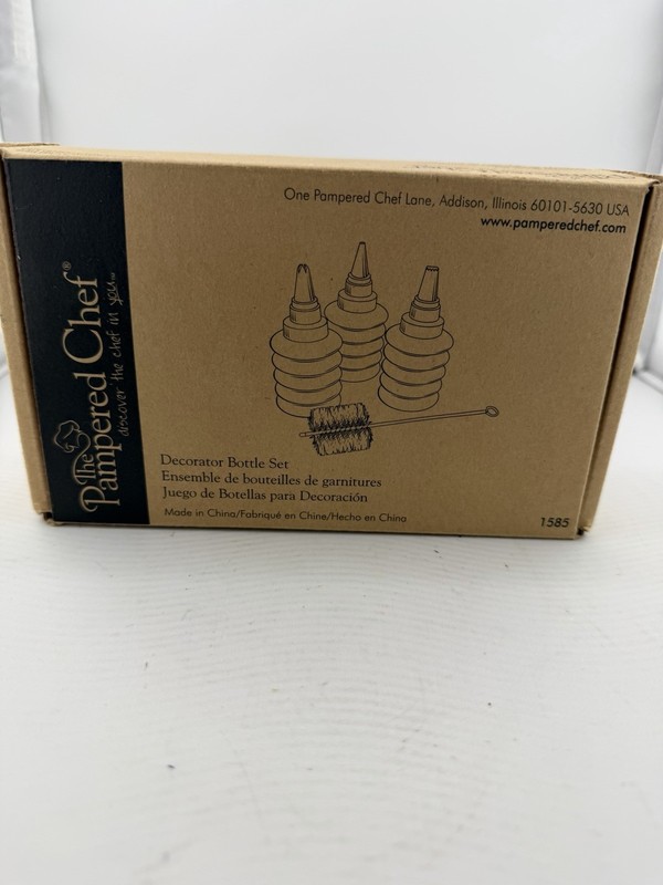 Pampered Chef Decorator Bottle Set With Interchangeable Tips, Cleaning Brush