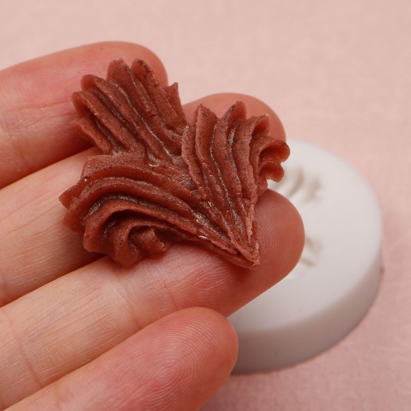 Heart Shaped Silicone Chocolate Mold Rose Flower Fondant Cake Decor 2pc gallery