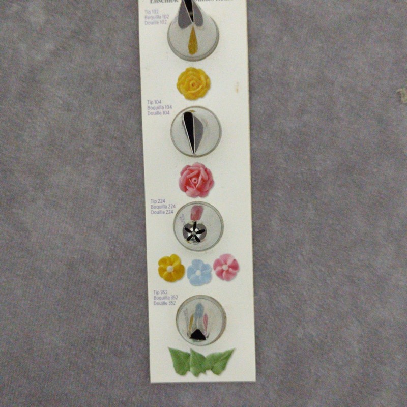 Wilton Flower Tip Decorating Set 4 Flower Tip 102, 104, 224, 352 NEW IN PACKAGE gallery